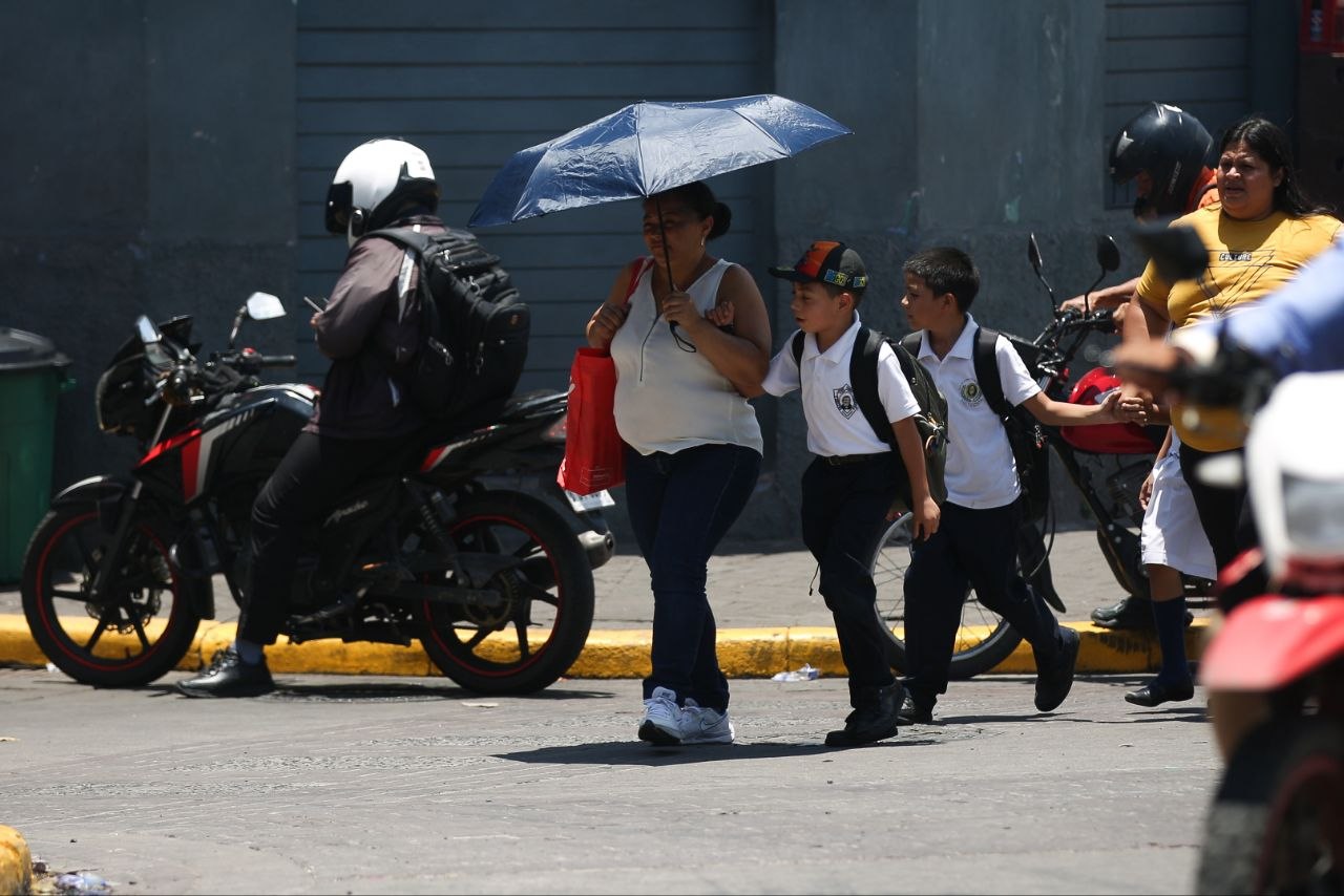 Ola de calor afecta a miles de hondureños.