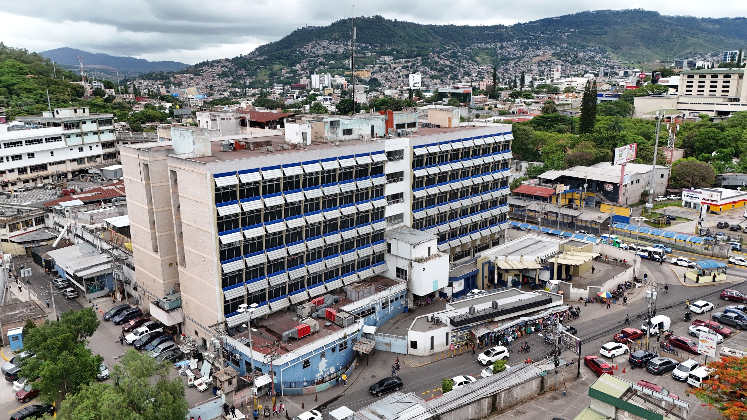 Como eje central de esta respuesta, el hospital habilitará la sala DOMO.