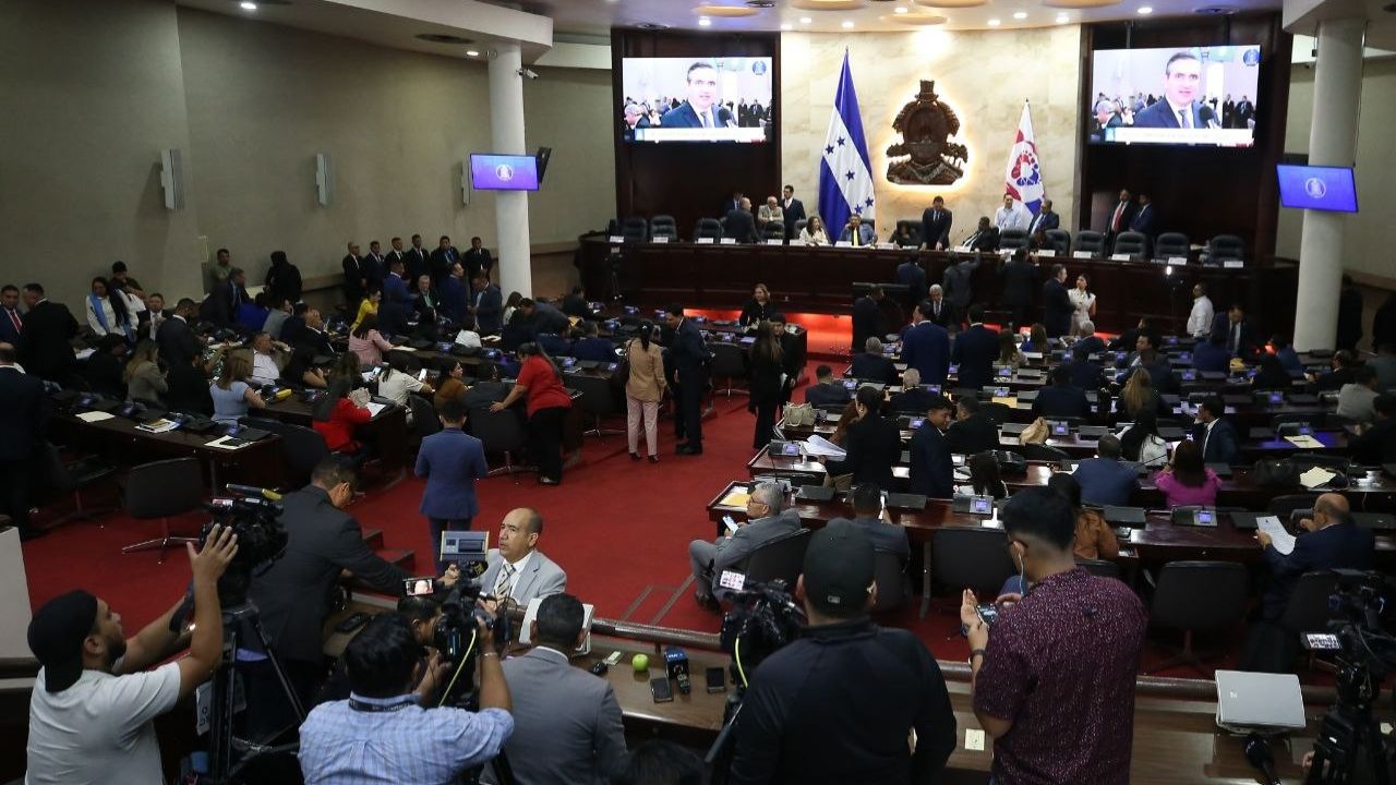 La investigación buscará determinar cuántos de los ciudadanos permanecen en Honduras y cuántos registraron su salida del país. · Foto: Emilio Flores/DNH