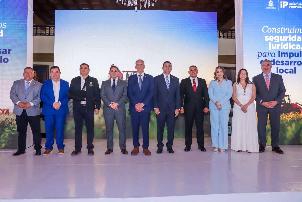 Asfura hizo mención el desarrollo con un gobierno digital