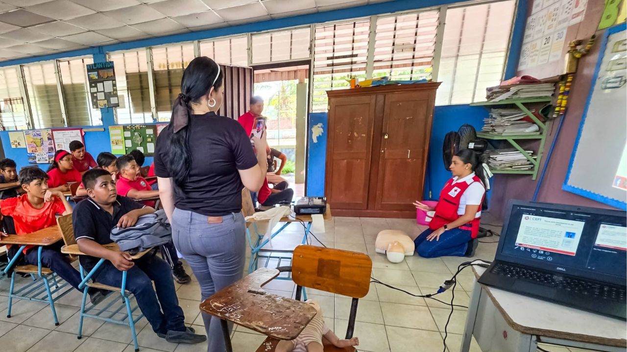 Los estudiantes de Honduras deberán aprender técnicas de reanimación cardiopulmonar (RCP) y primeros auxilios como parte de su formación académica.