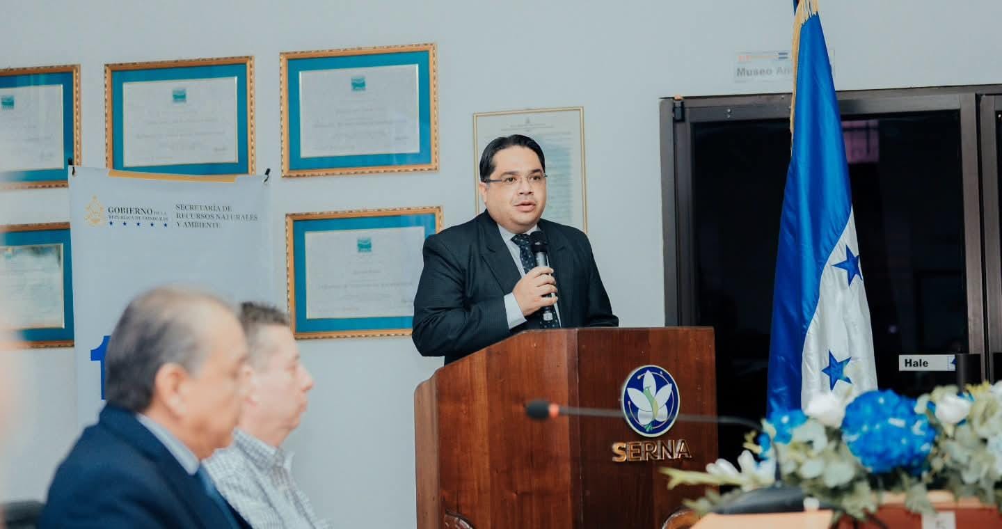 Edgardo Laucel Director de Infop