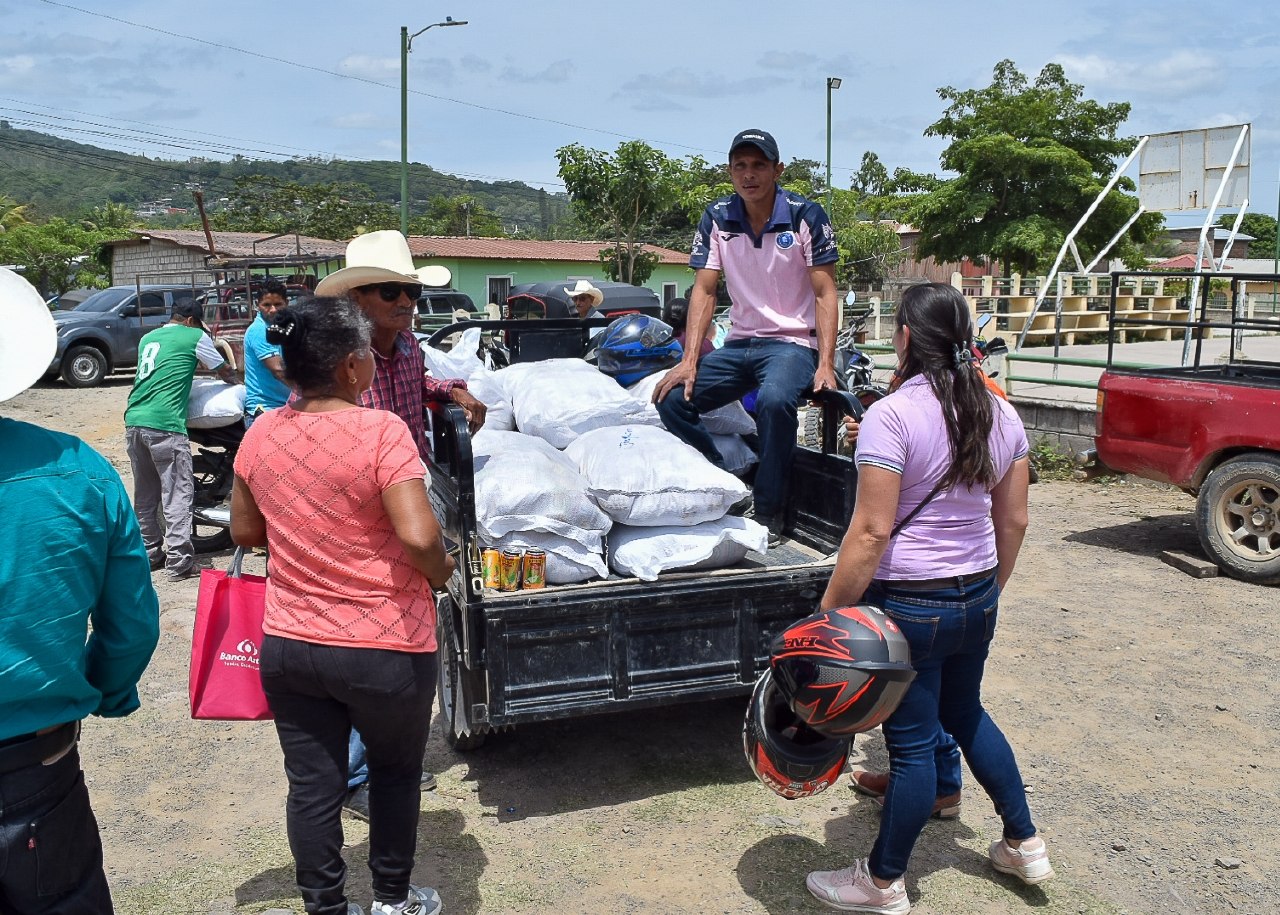 Ayuda a damnificados por sequia