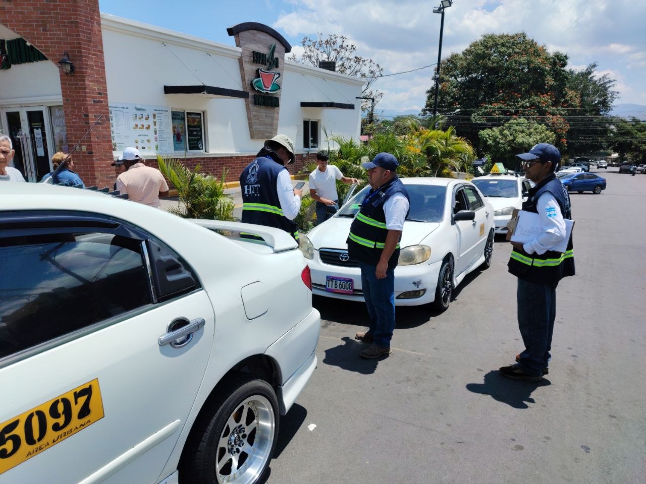 Plan piloto para reducir el costo de los combustibles en taxis