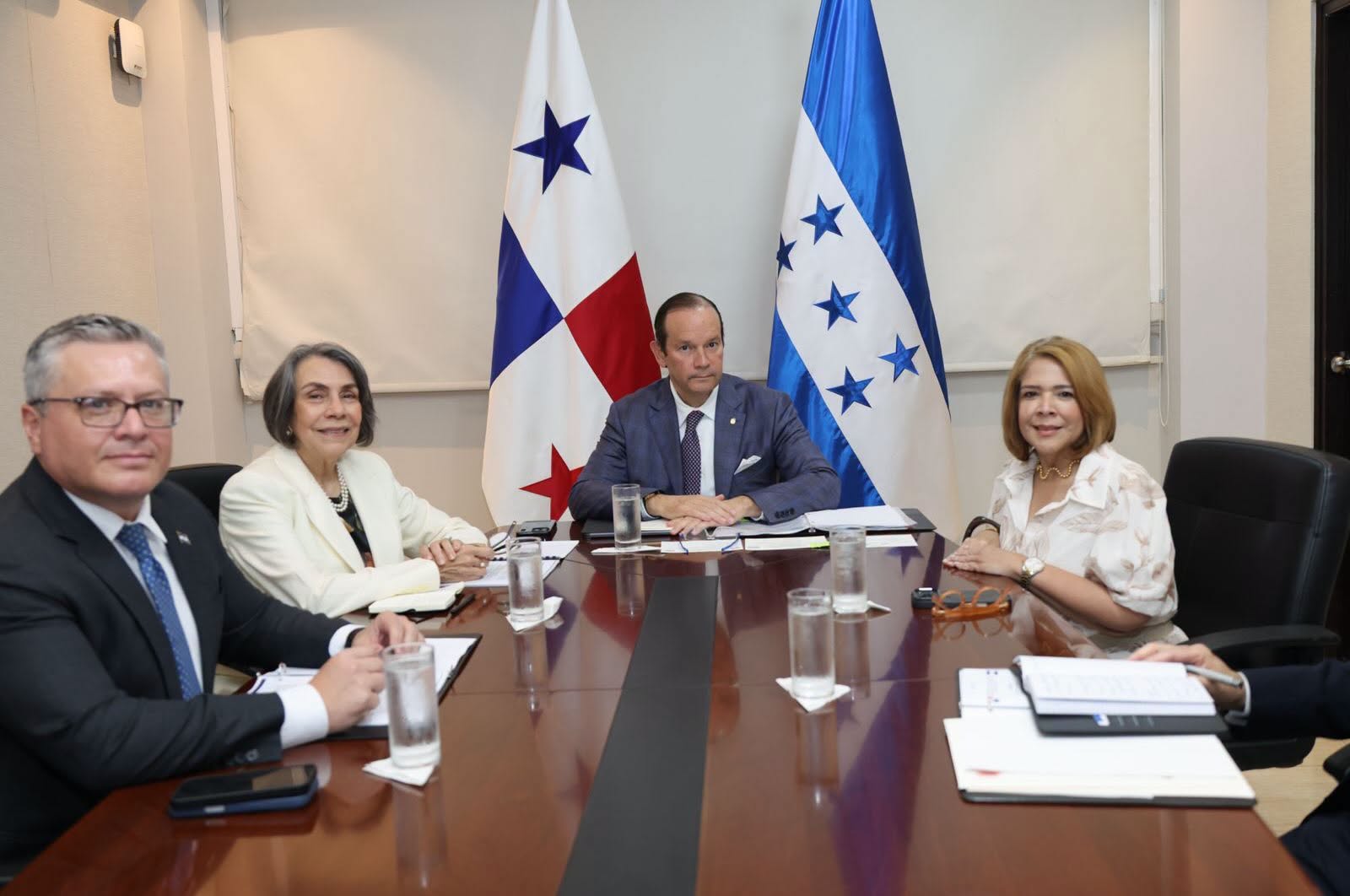 La jornada de trabajo fue calificada como sumamente fructífera y constructiva, por la canciller Agüero.