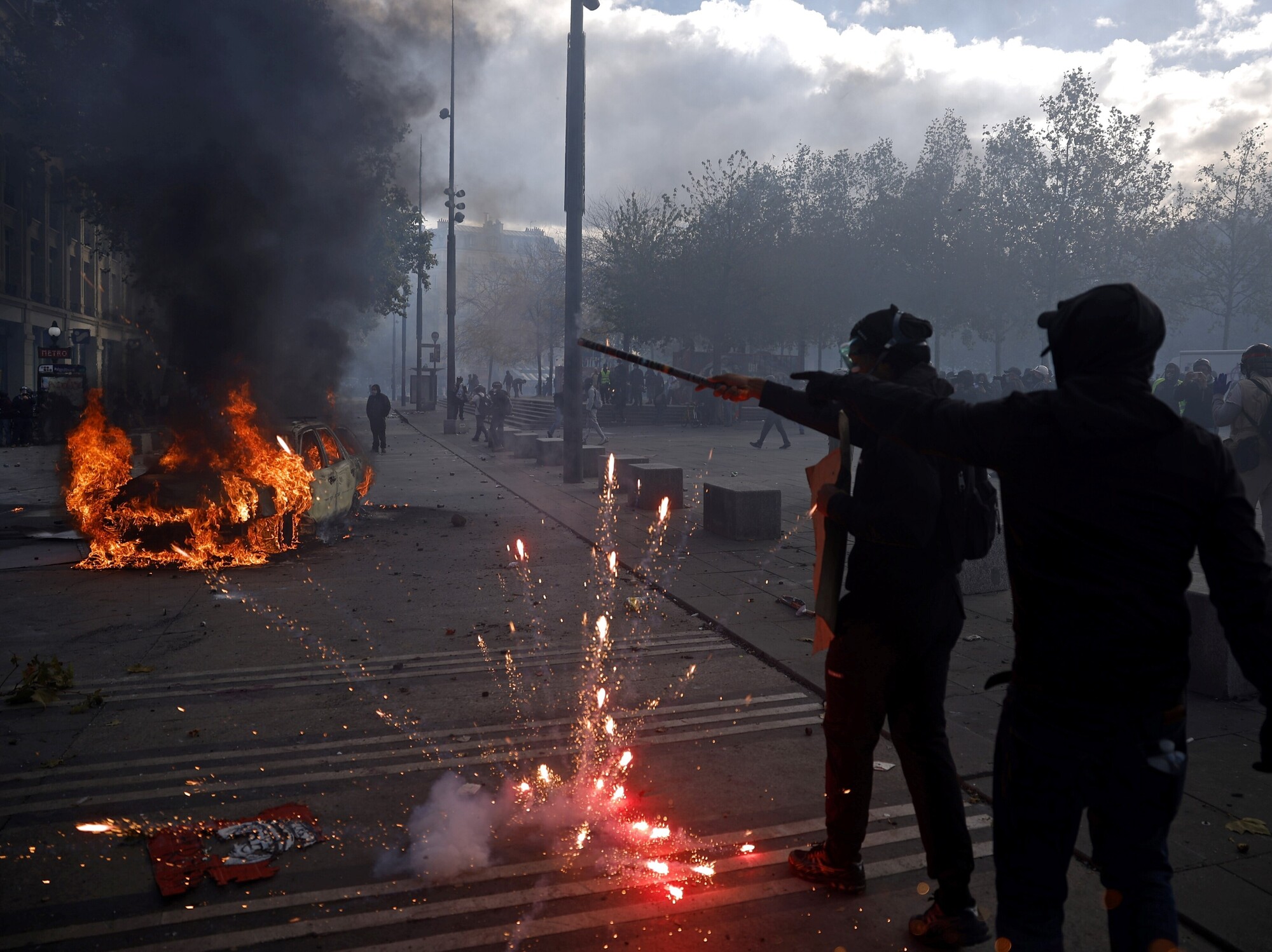 El presidente francés, Emmanuel Macron condenó los actos violentos