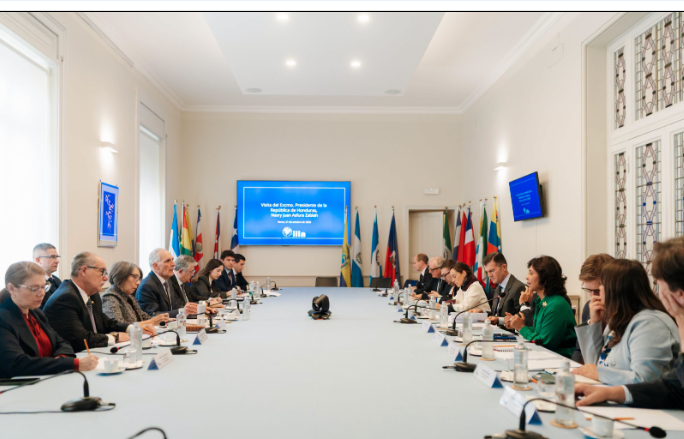 Alianza estratégicas en gira por Italia