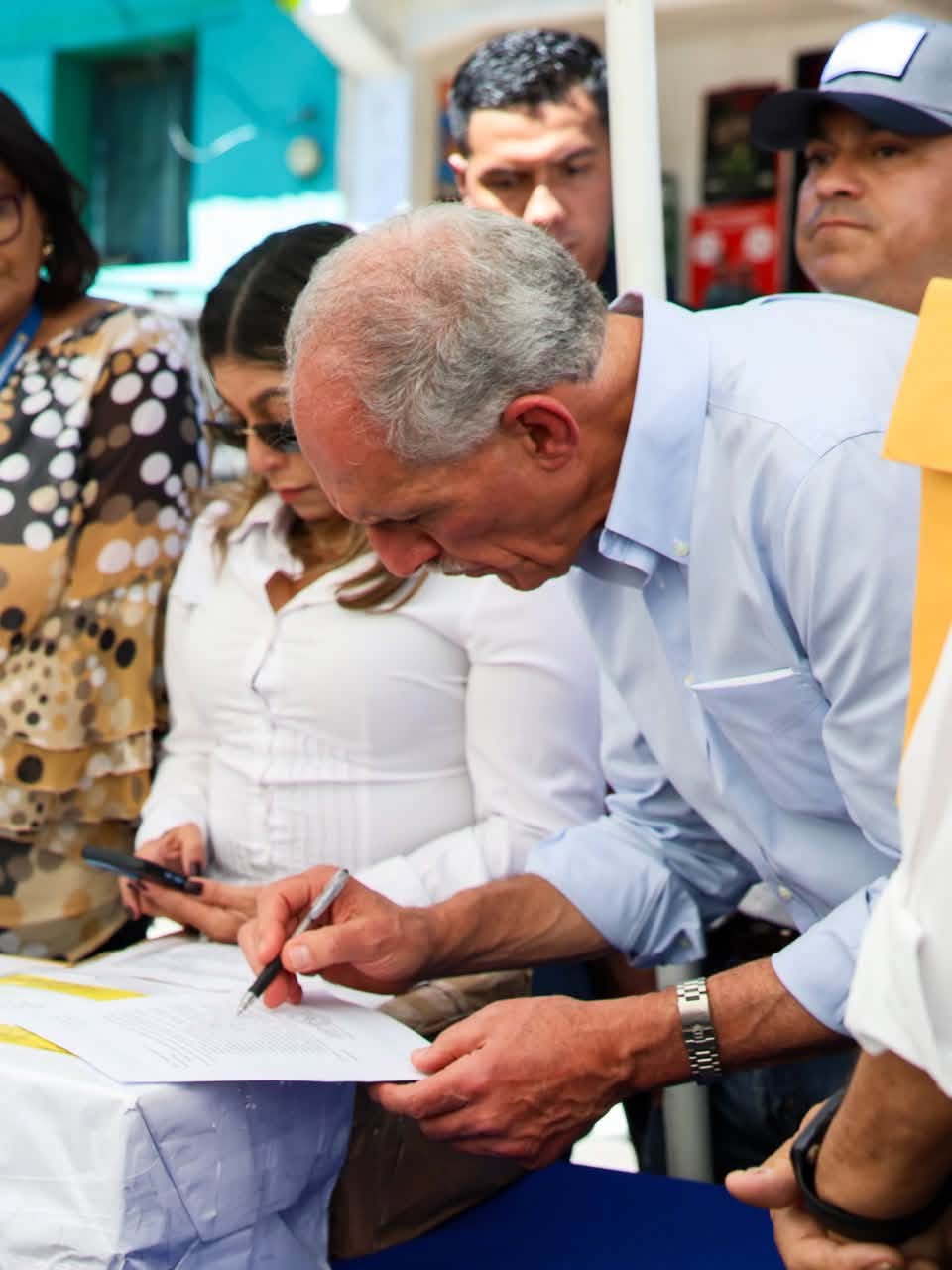 Cinco empresas participan en el proceso para pavimentar dos tramos viales en Intibucá.
