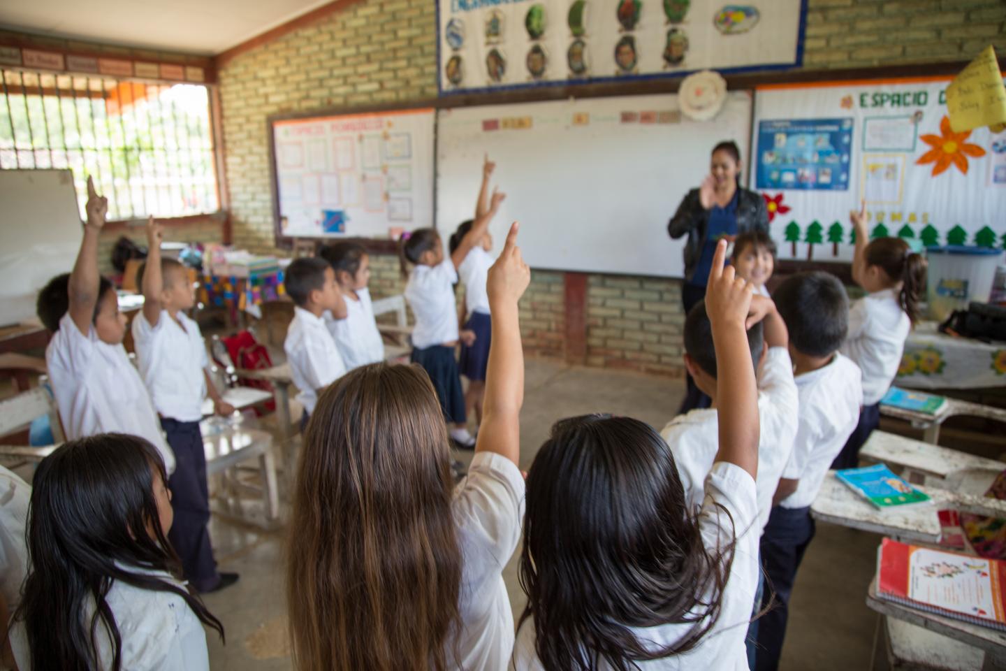 La ASJ reportó un aumento de 4,191 empleados en Educación y una reducción de 87,134 estudiantes entre 2022 y 2026.