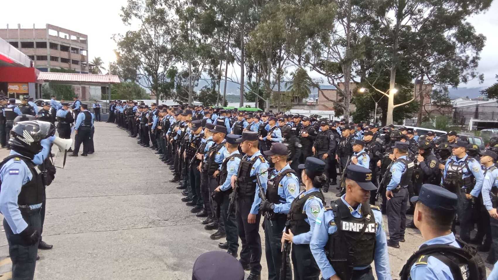 Tomás Zambrano defendió la medida y sostuvo que no representa una autorización ilimitada para la Policía.