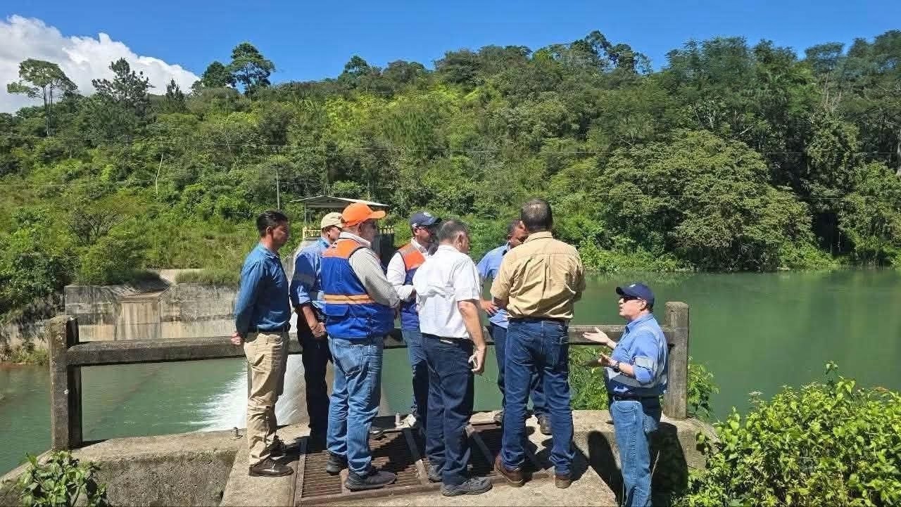 Una de las medidas a tomar es la reubicación de las personas que viven en zonas aledañas al Lago de Yojoa.