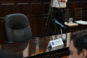 Silla vacía de Marlon Ochoa en su citación de Jucio Político.