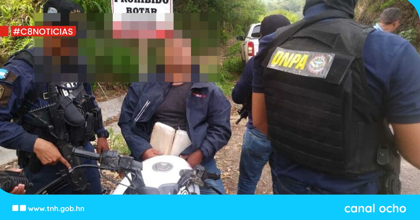 Policía captura a hombre que transportaba dos kilos de supuesta cocaína en Colón