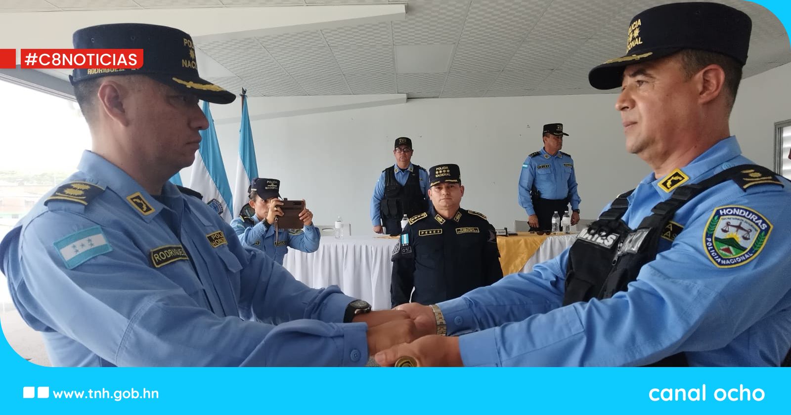 Policía Nacional desarrolla ceremonia de entrega de bastón de mando de la jefatura regional