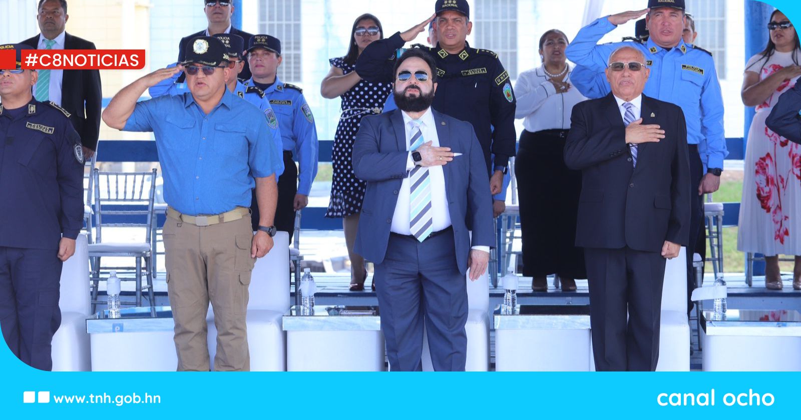 Luis Redondo participa en la graduación de 915 nuevos agentes policiales