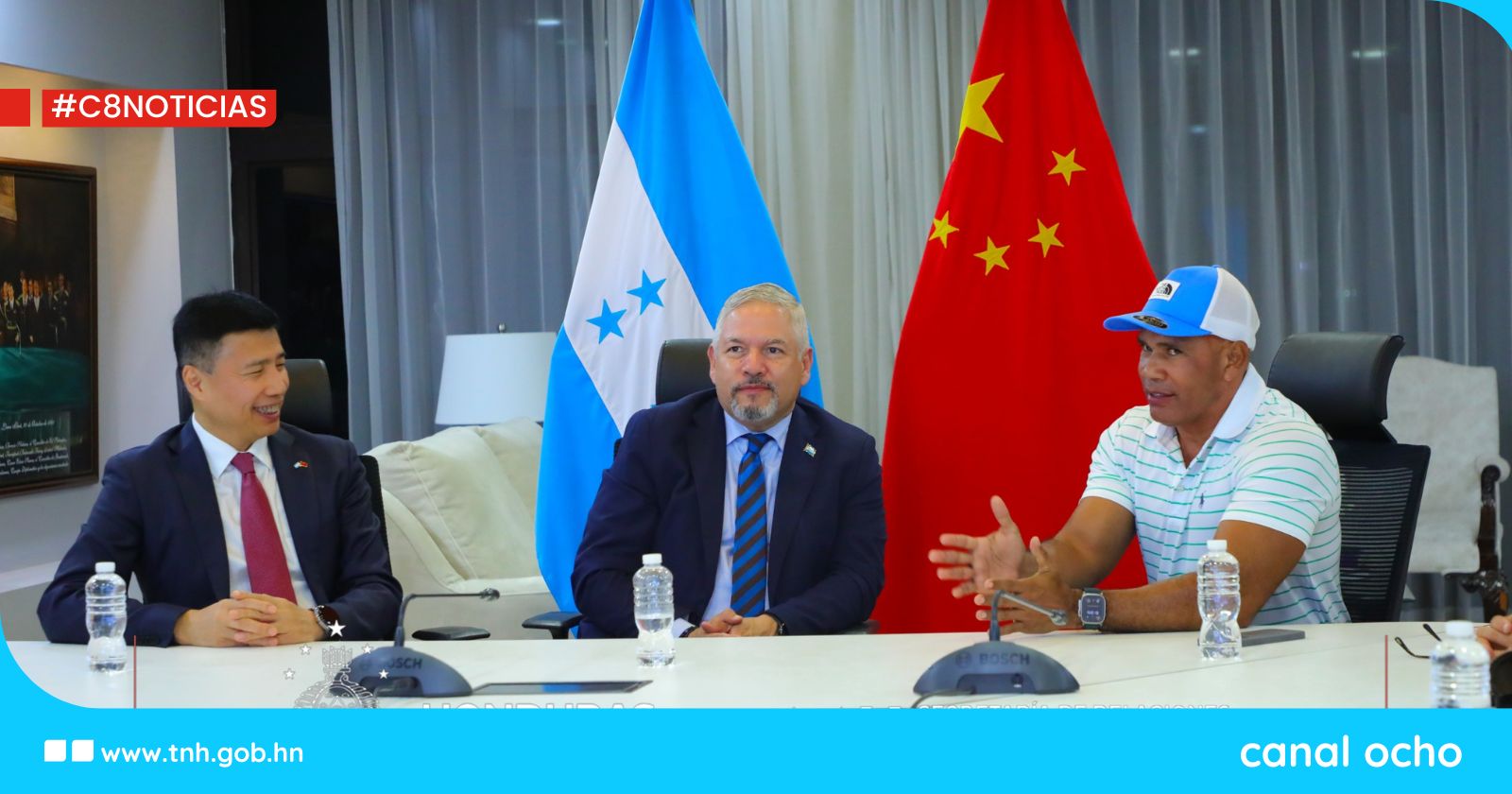 Honduras presenta proyectos de infraestructura deportiva a la República Popular China