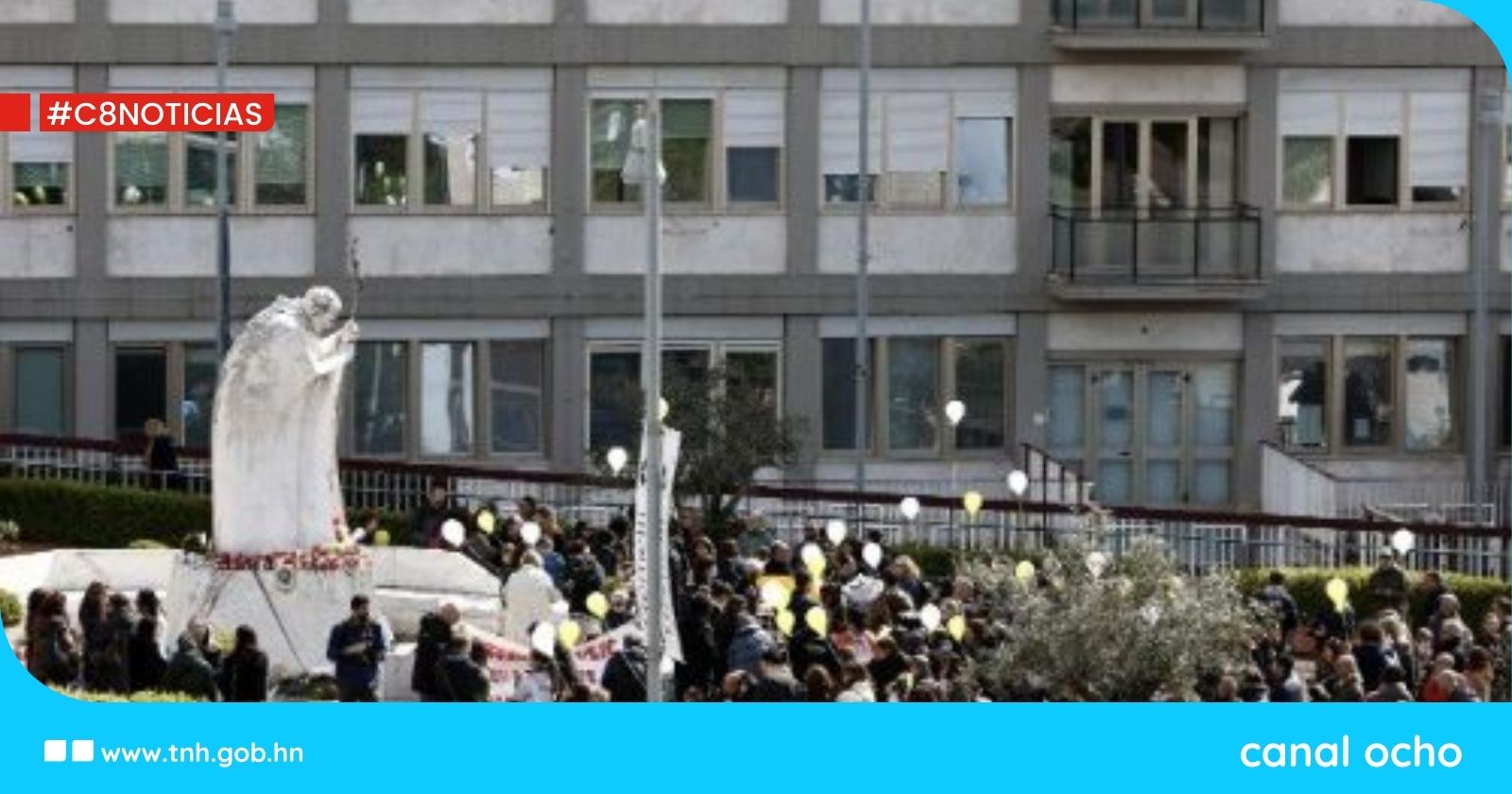 Vaticano revela primera foto del papa Francisco desde que ingresó al hospital