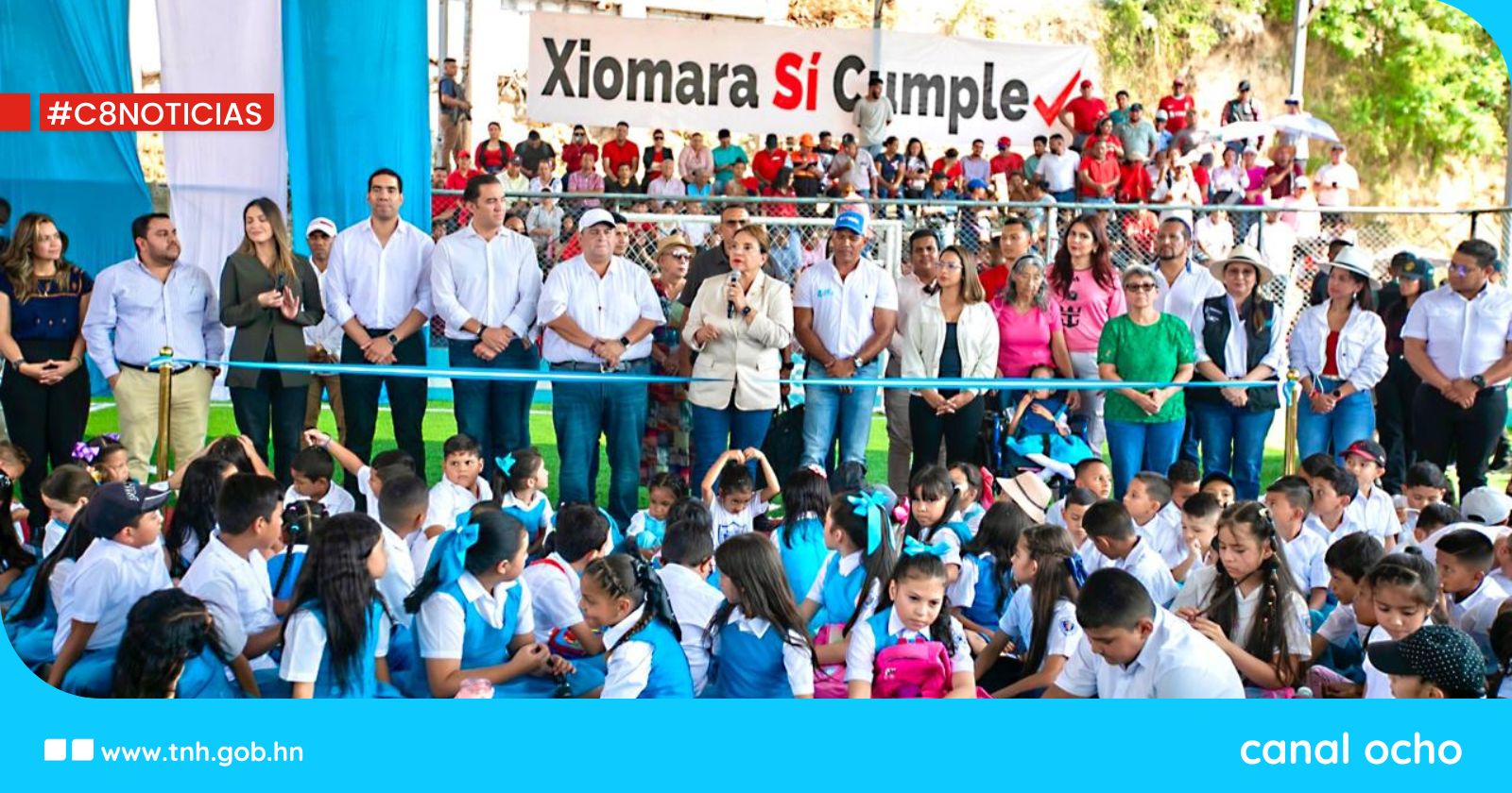 Presidenta Castro inaugura moderna cancha sintética en la colonia Óscar A. Flores de Tegucigalpa