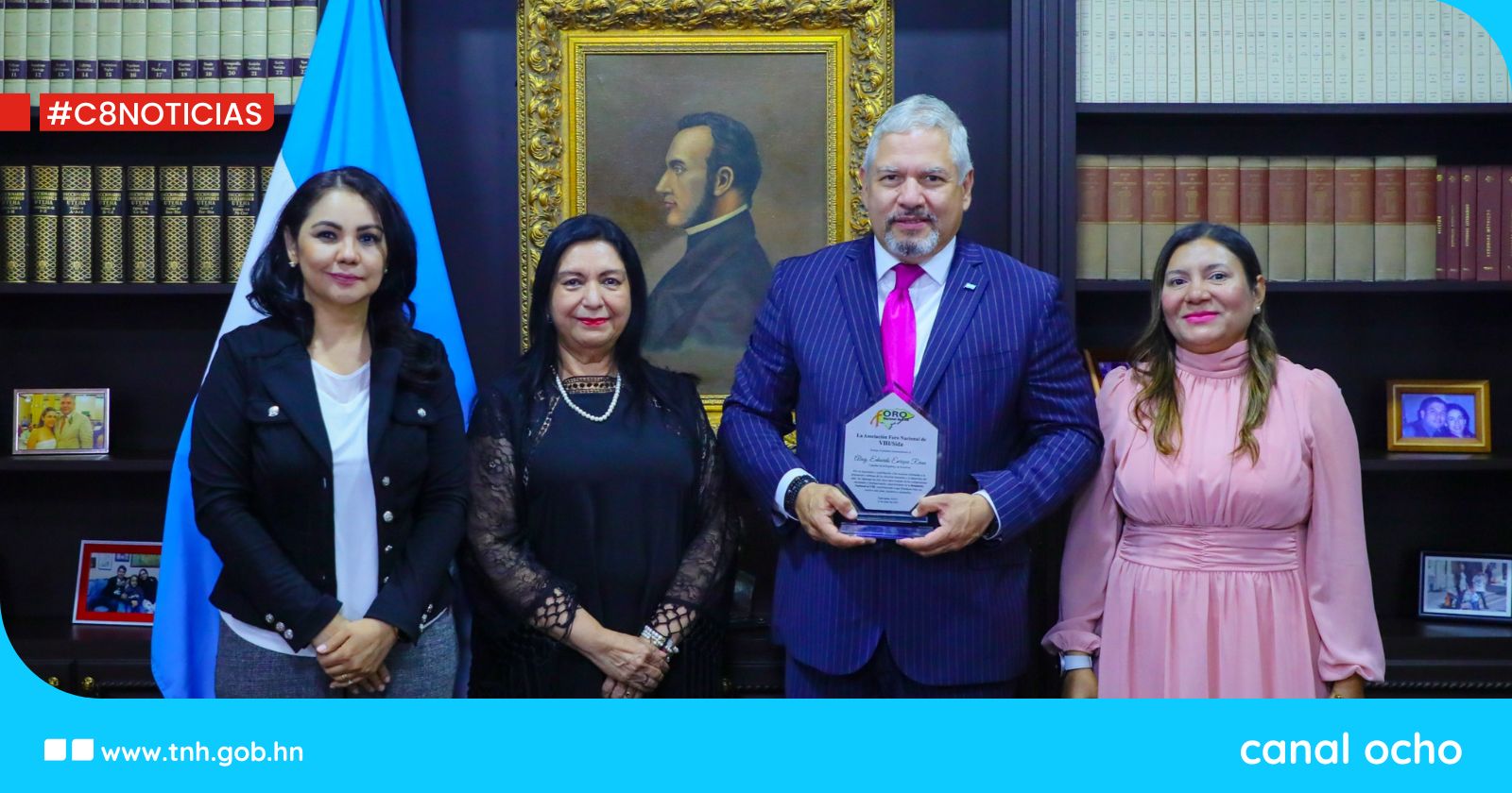Foro Nacional de Sida reconoce al canciller Reina por su destacada labor