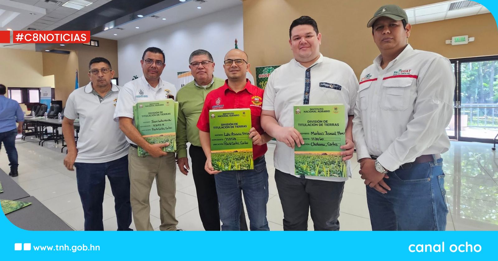 INA entrega títulos de propiedad a palmeros hondureños