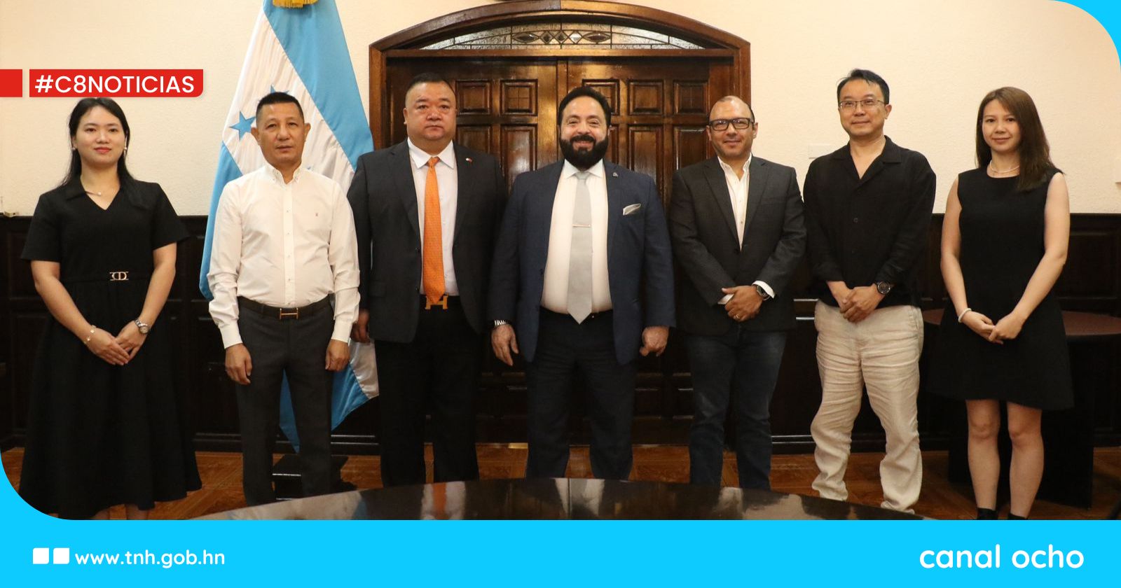 Presidente del CN se reúne con empresarios chinos interesados en invertir en el país