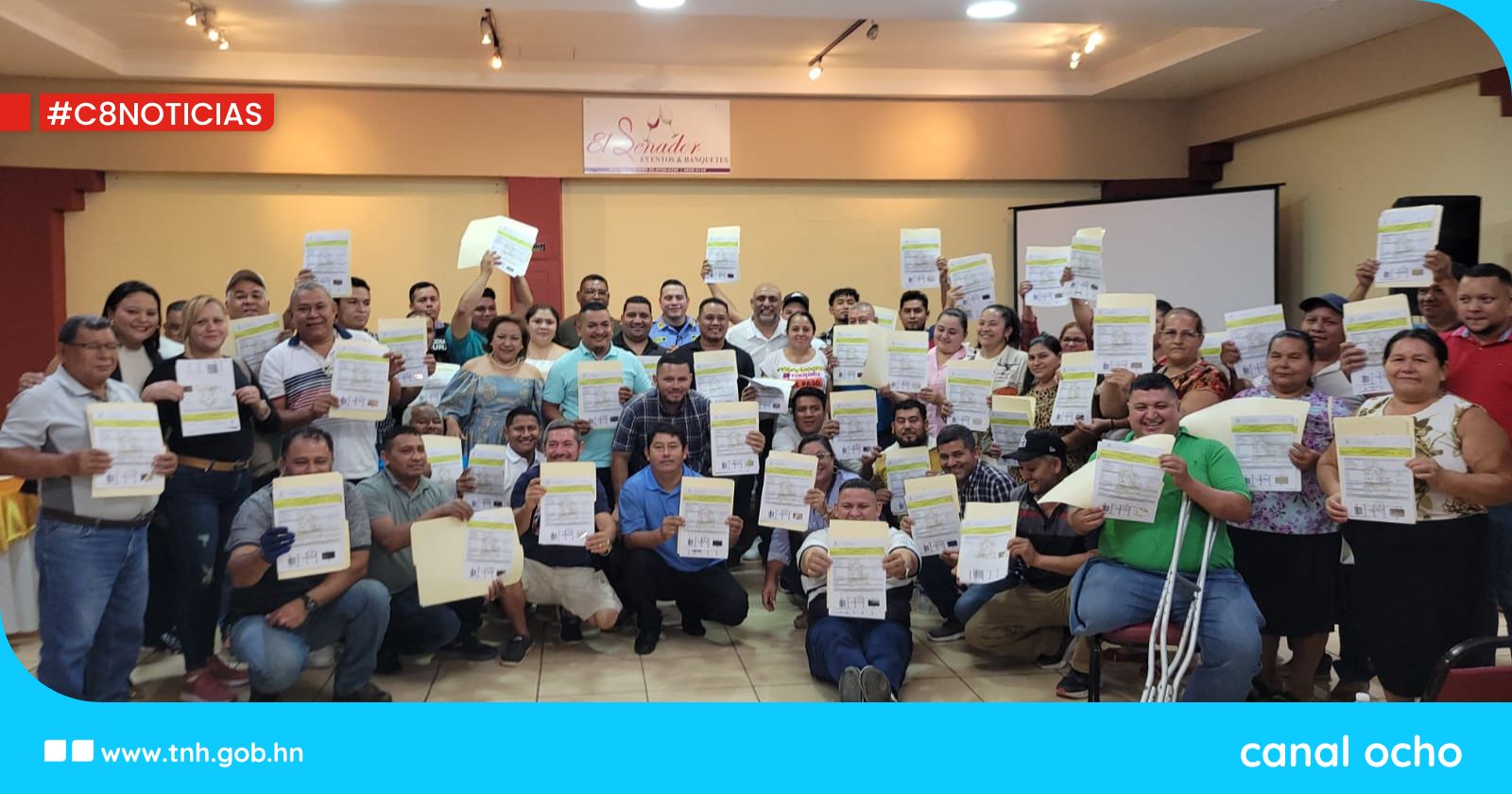 IHTT entrega permisos de explotación a concesionarios de mototaxis en Villanueva, Cortés