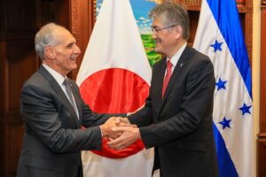 Presidente de Honduras y autoridades de Japón