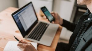 investigación y monitoreo de medios