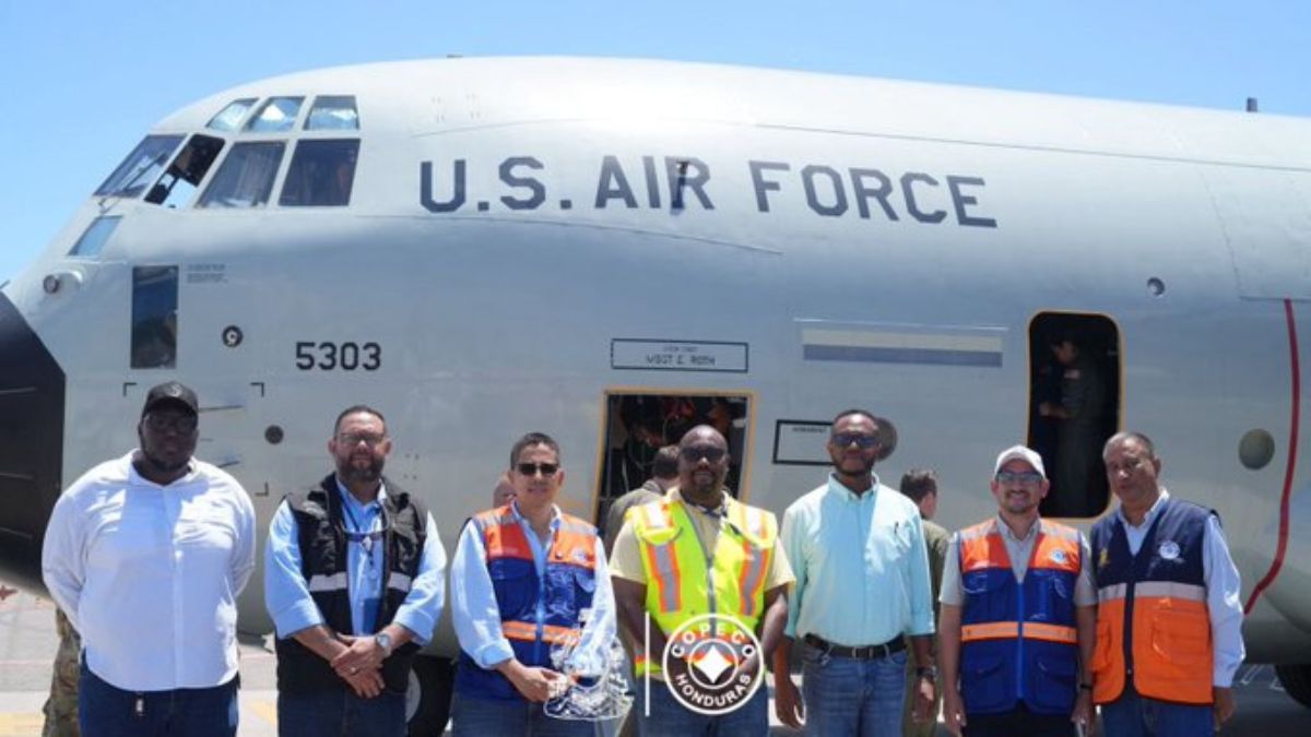 Avión caza huracanes refuerza monitoreo climático en Honduras
