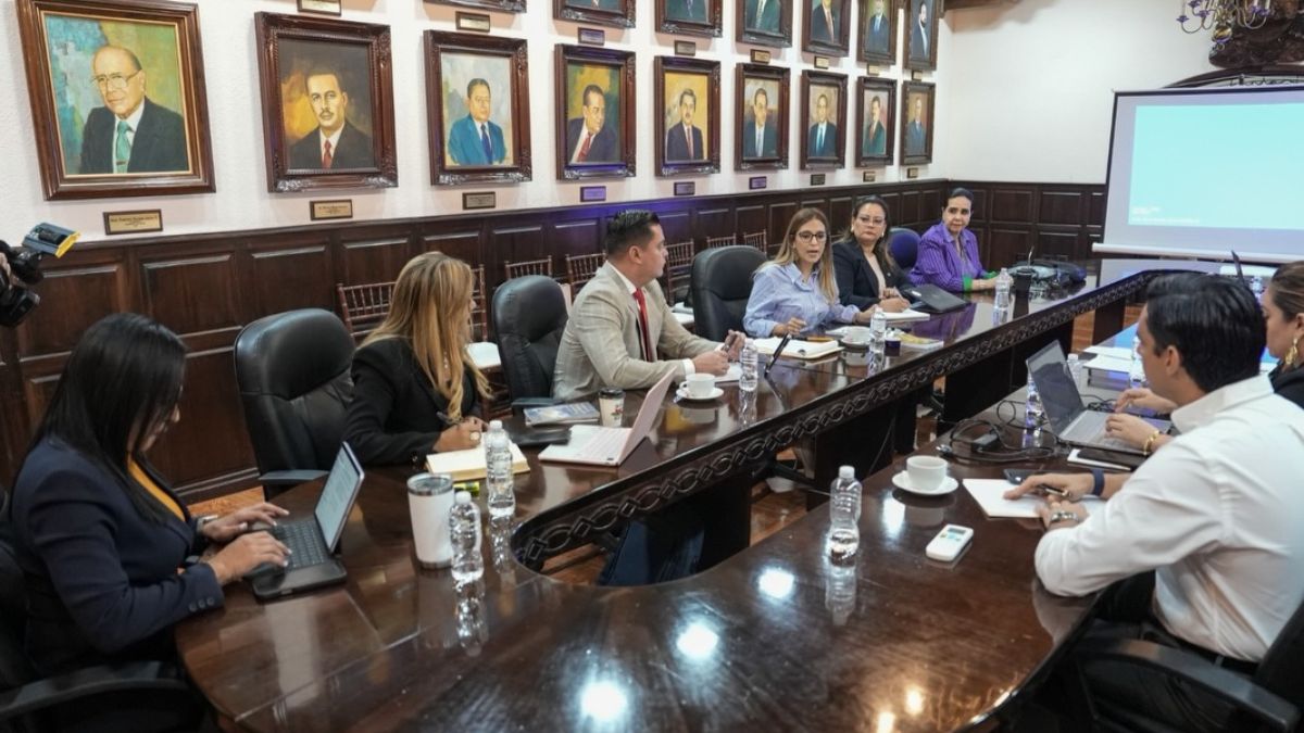 ¿A qué hora y cuándo fueron citados Marlon Ochoa y Mario Morazán por juicio político?