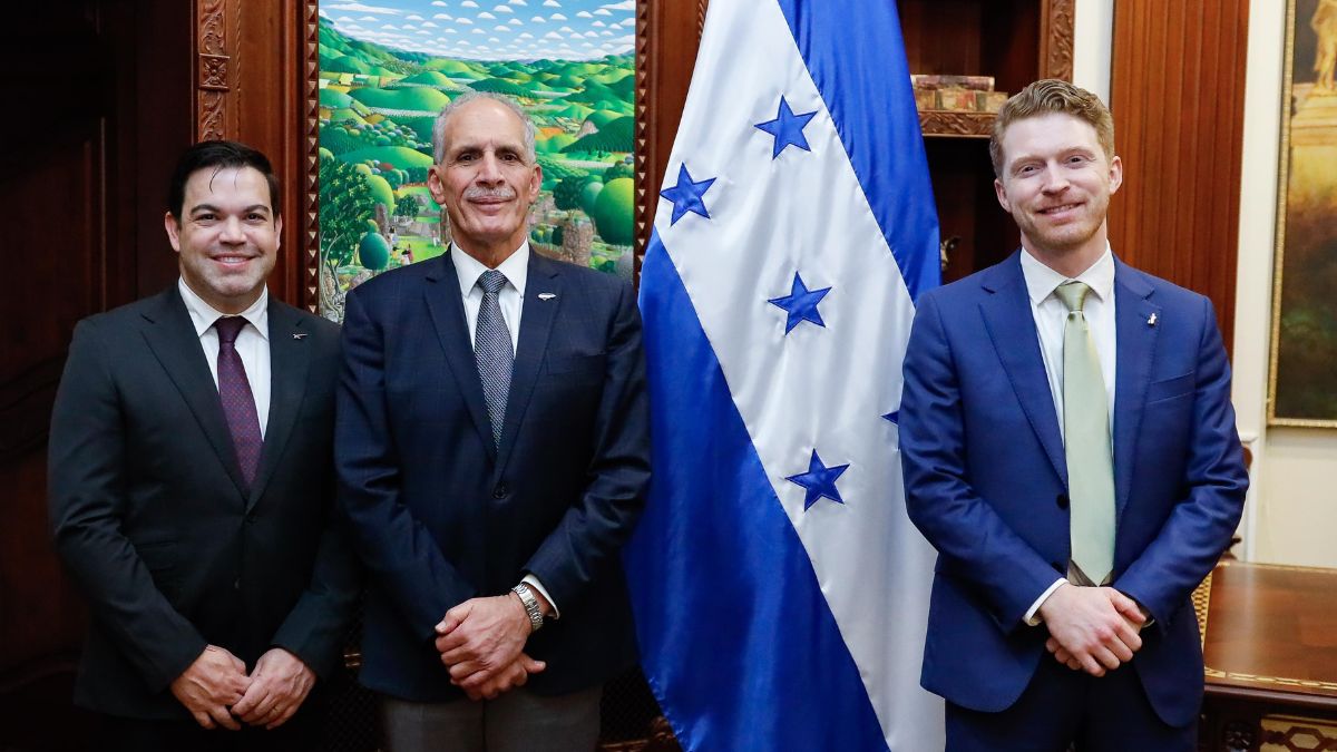 Gobierno de Honduras ampliará acceso internet en zonas rurales con Starlink