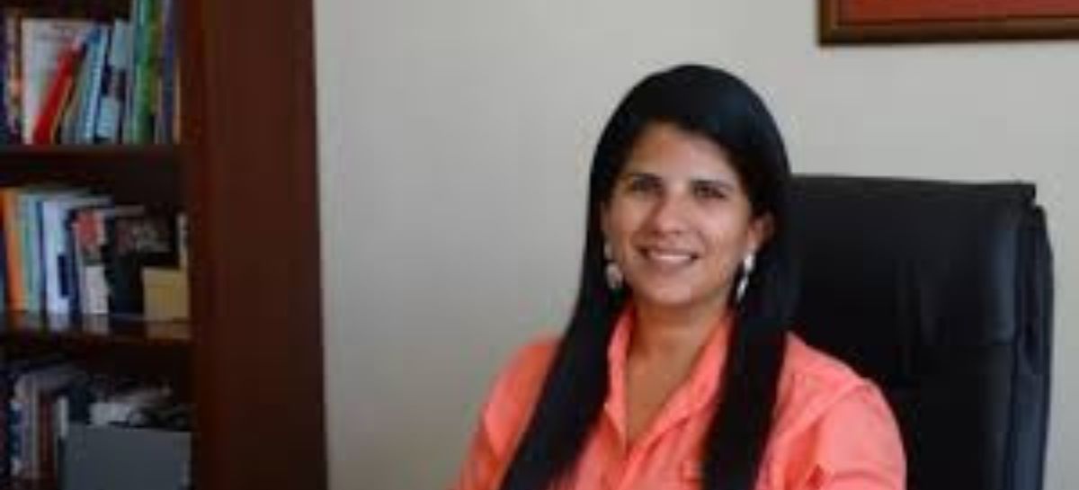 Fátima Mena quiere cambiar el sistema electoral desde adentro