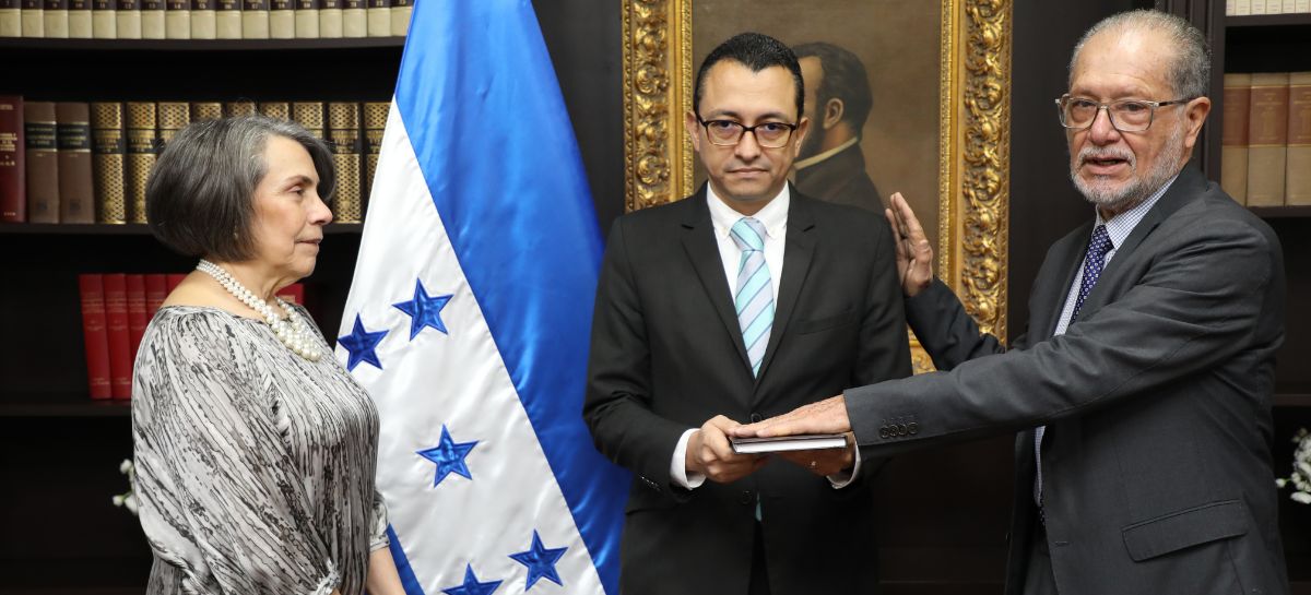 Cancillería juramenta a nuevo embajador de Honduras ante Italia