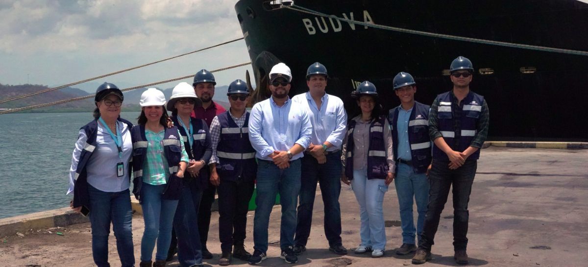 Aduanas y La ENP coordinan acciones para descongestionar el Puerto Henecán