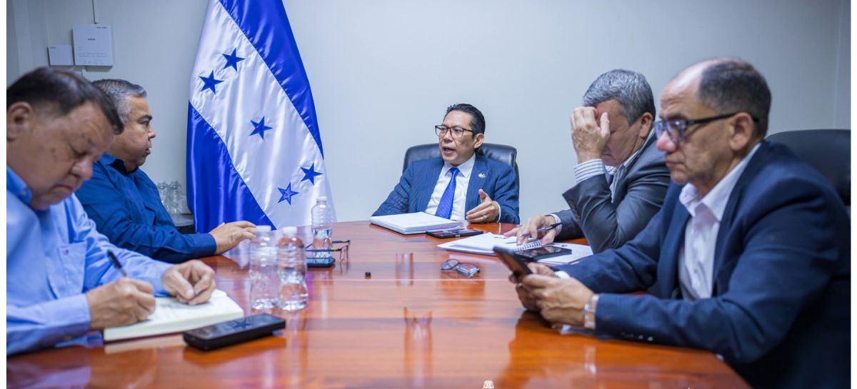 Transferencias municipales subirán al 7.3 % para fortalecer obras en las 298 alcaldías