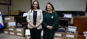 Entrega de equipo tecnológico