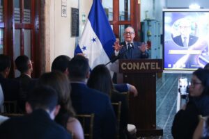 Comisionado Conatel Fernando Anduray