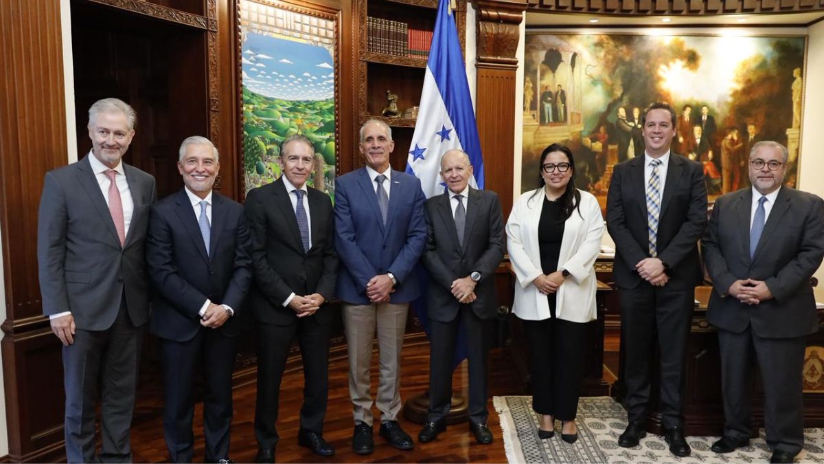 Honduras fortalece alianza con Corporación Multi Inversiones para generar empleo