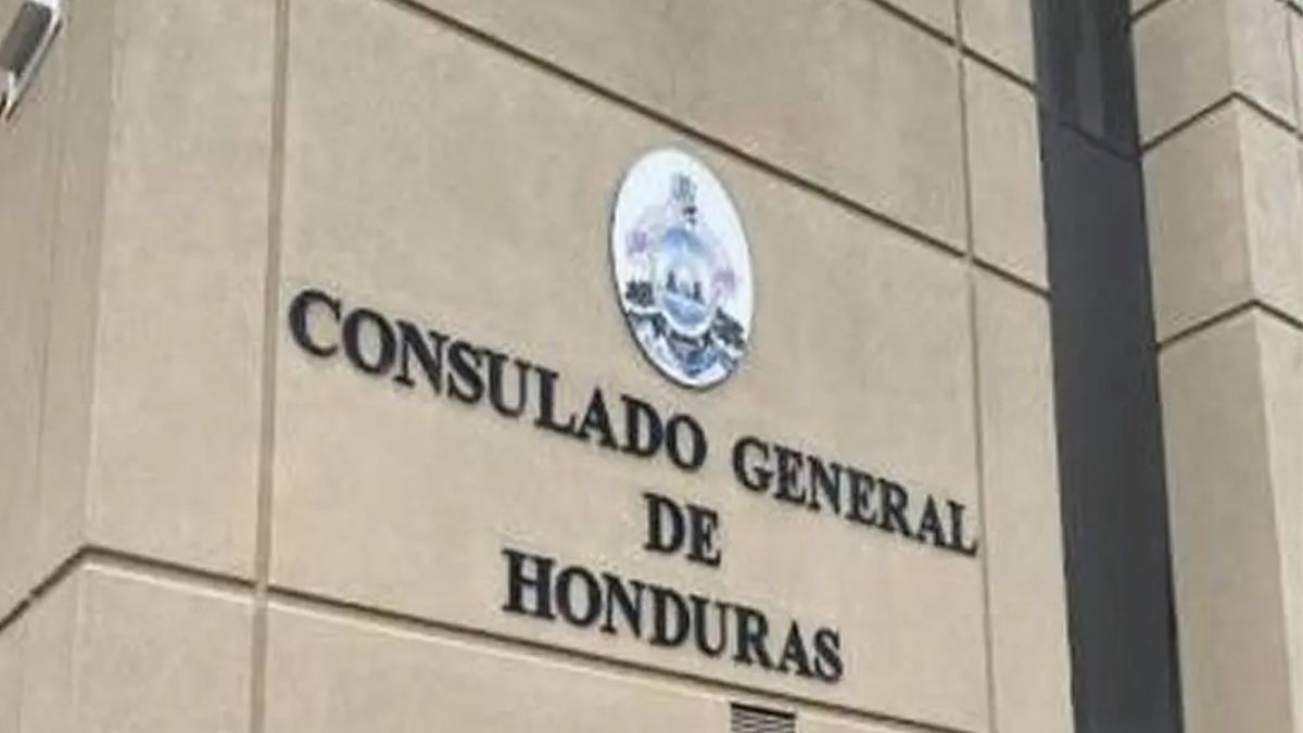 Denuncian gasto de más de 720 millones en red consular durante gobierno anterior