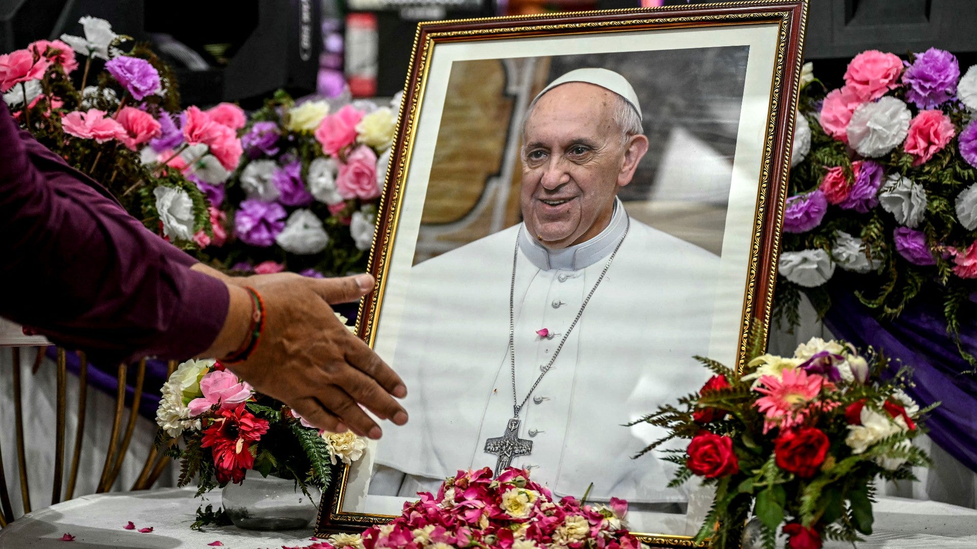 A un año de la muerte del papa Francisco, el mundo recuerda su legado con misas y homenajes