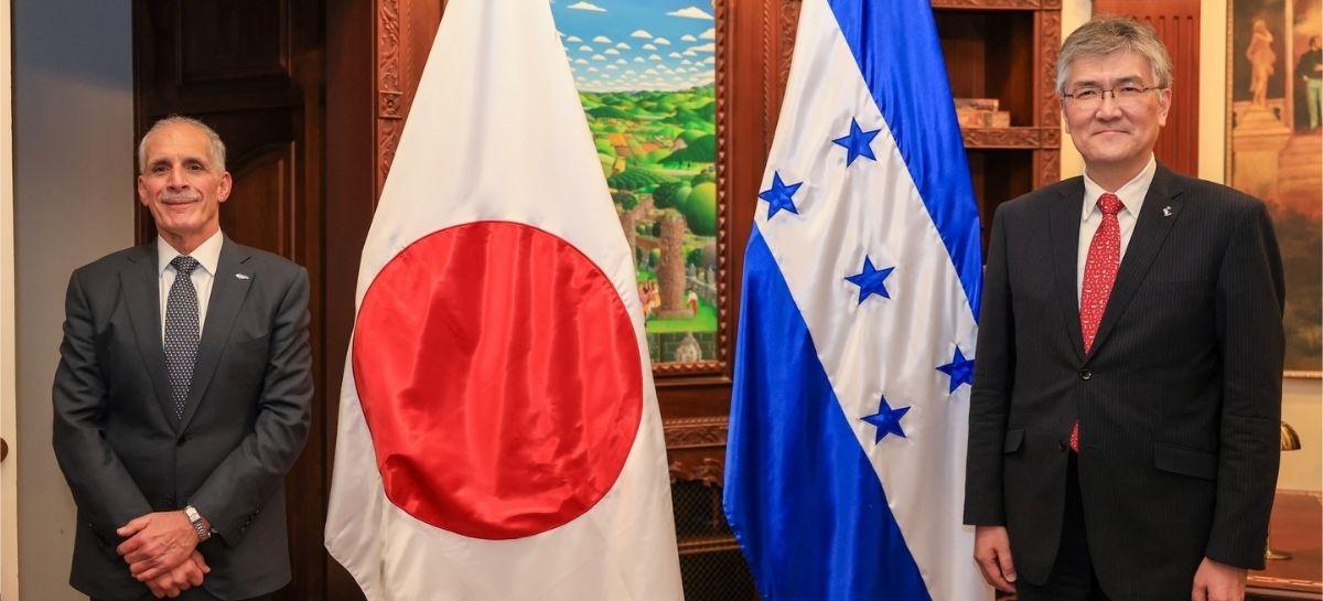Presidente de Honduras y autoridades de Japón
