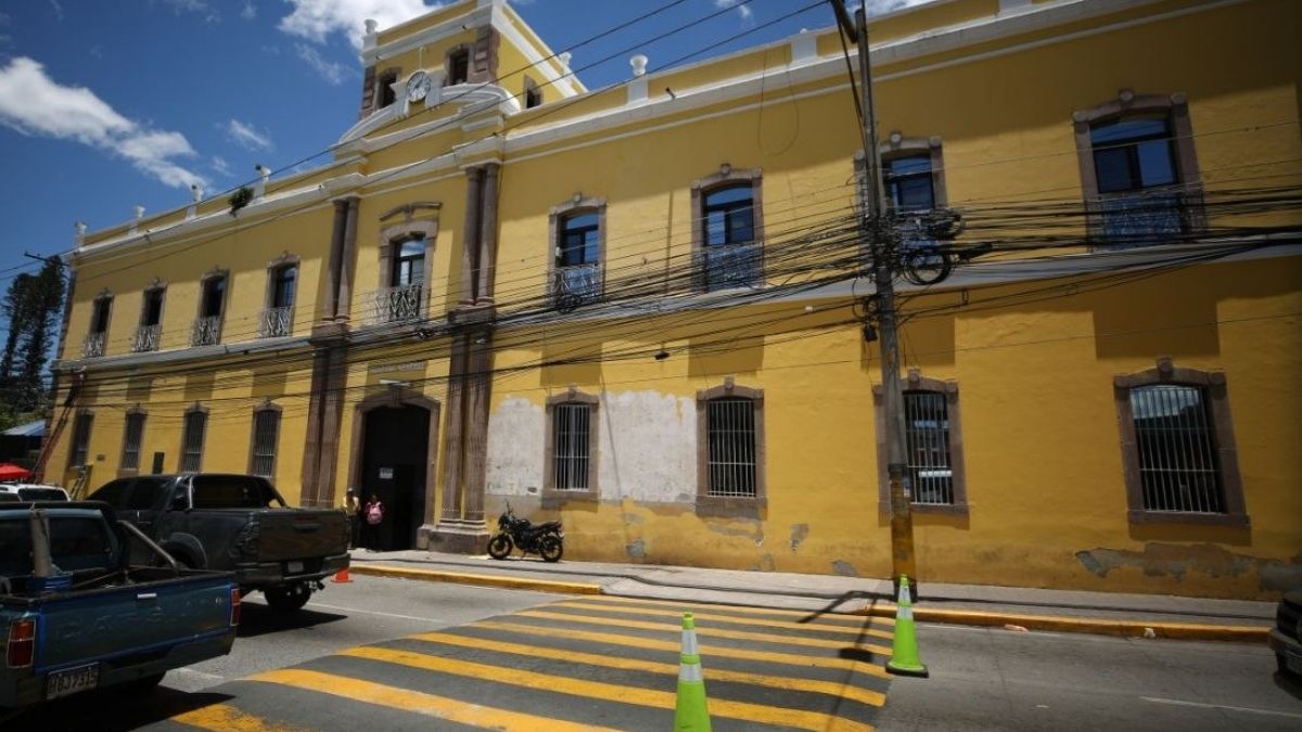 Hospital San Felipe anuncia brigada médica para realizar 300 operaciones de ojos