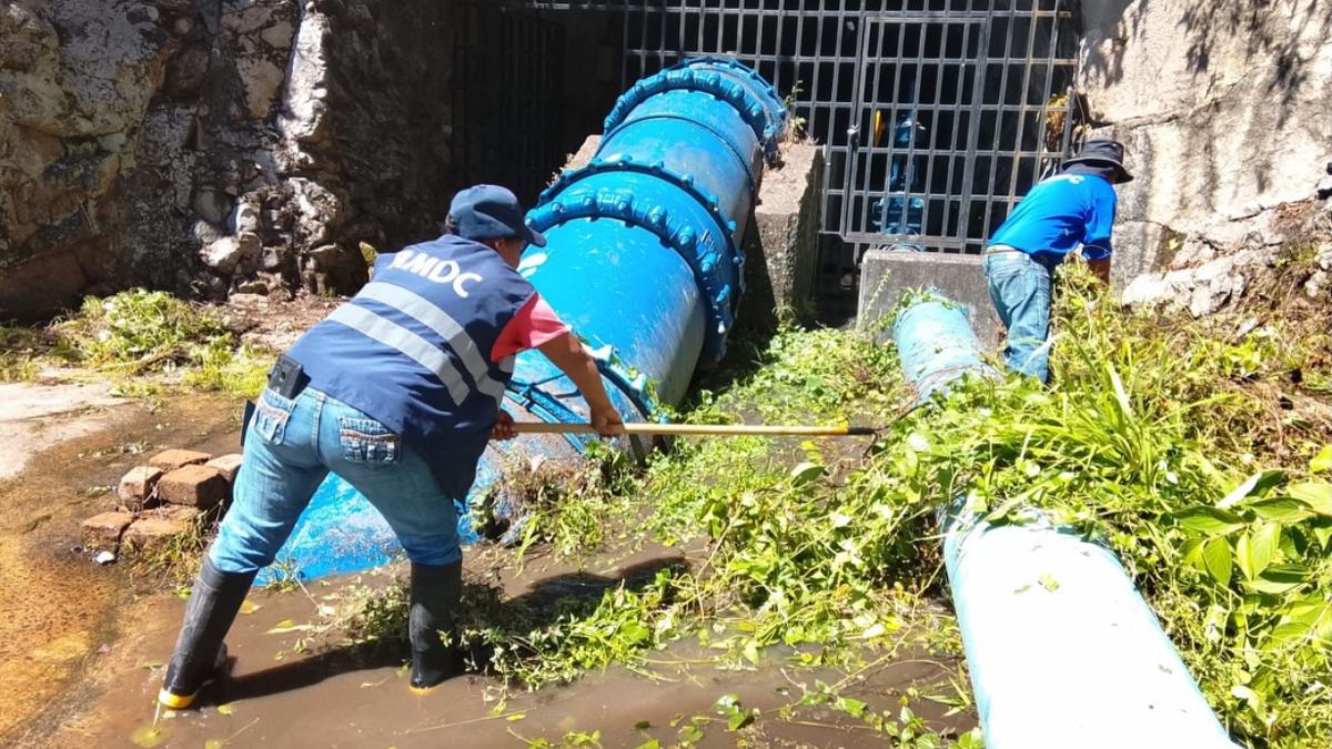 UMAPS realiza limpieza en Los Laureles para garantizar agua segura a la capital