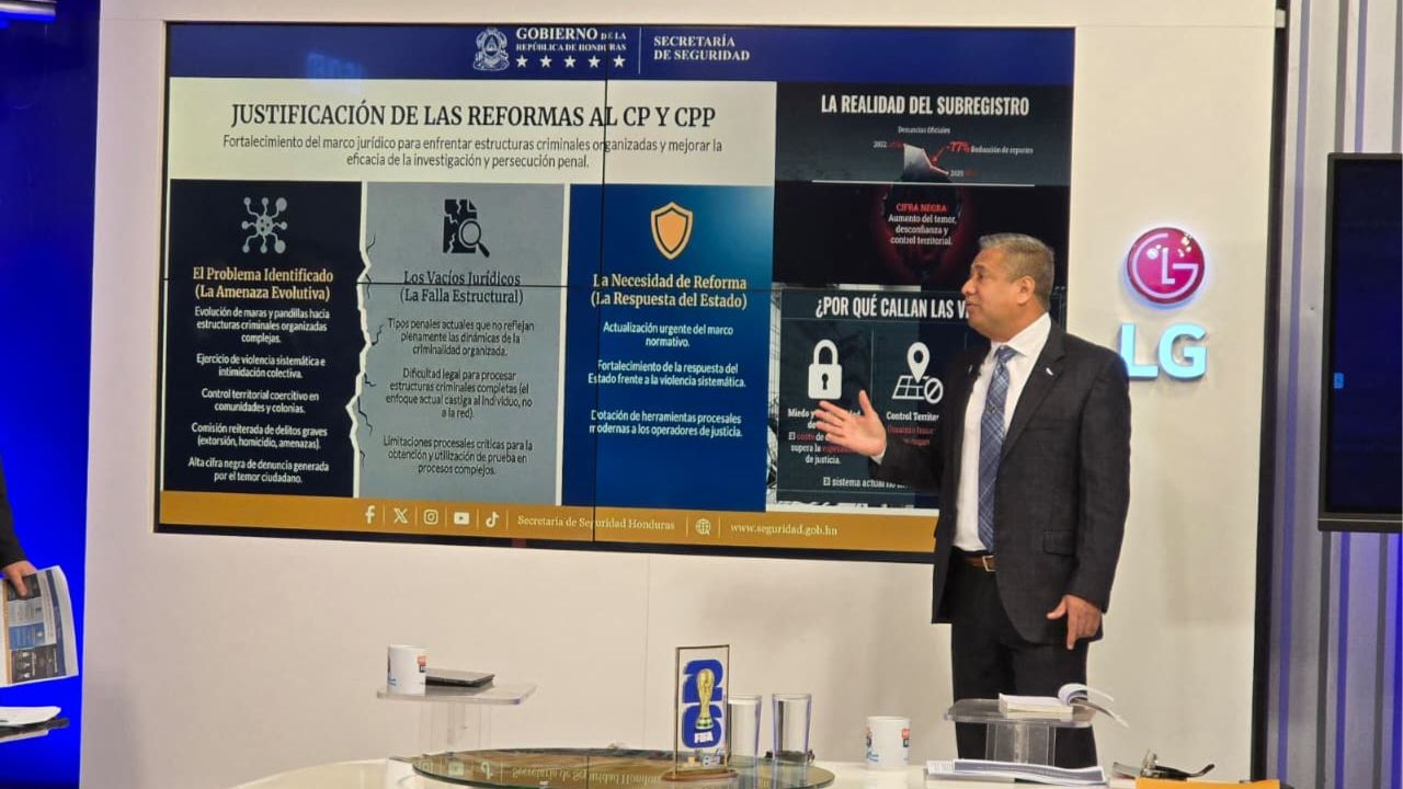 Subsecretario de asuntos policiales expone reformas para combatir el crimen