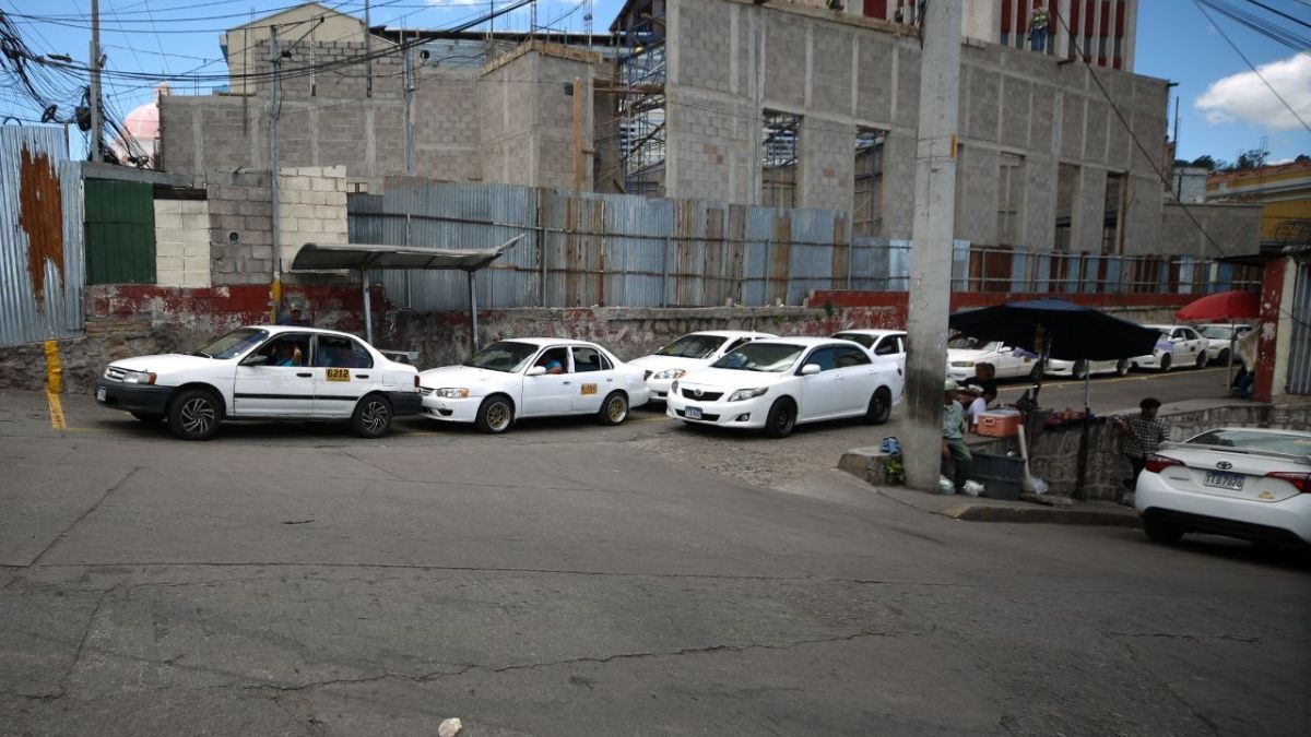 IHTT hace operativos contra taxis por irregularidades en Distrito Central