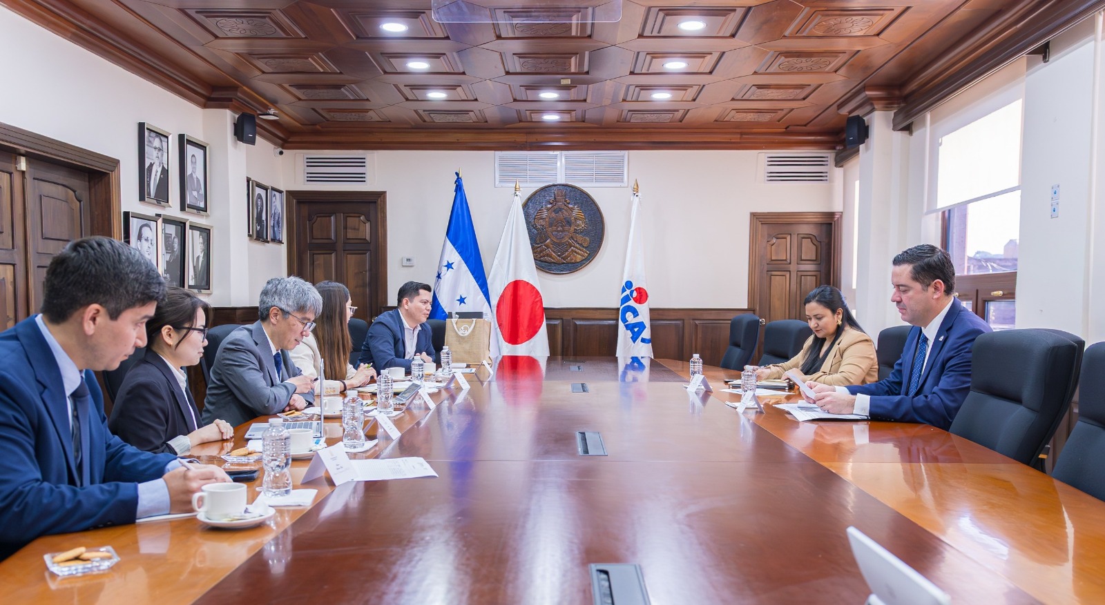 Autoridades de Finanzas reciben visita de Representante de JICA