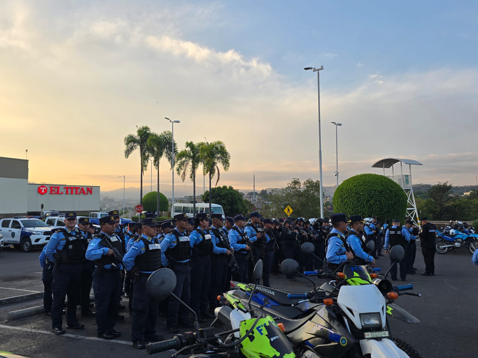 Policía Nacional interviene varios sectores conflictivos de la capital