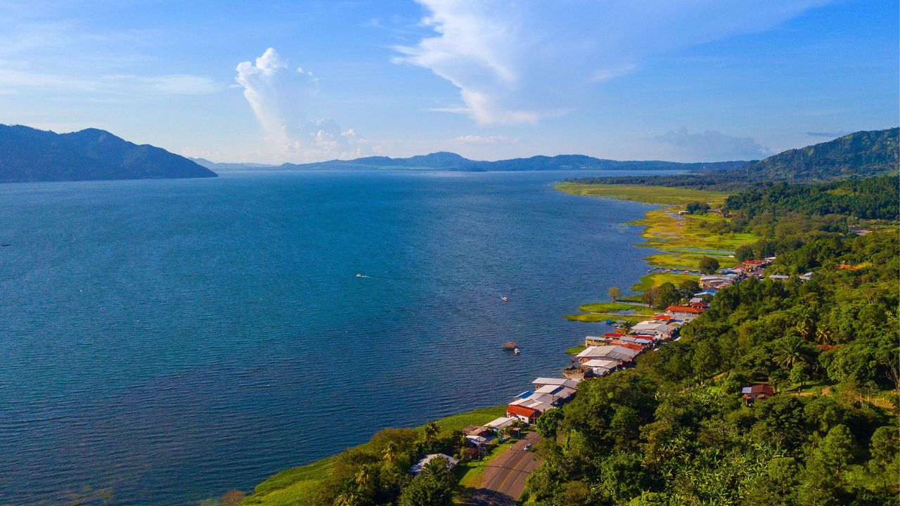 Lago de Yojoa: Un destino lleno de naturaleza, historia y aventura