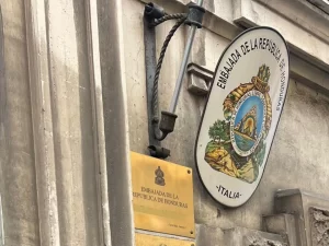 Juramentan embajador de Honduras ante Italia
