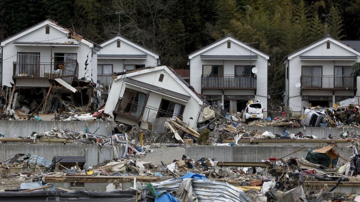 Japón emite aumento en riesgo de megaterremoto y suspende alerta de tsunami